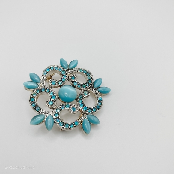 Women's Silver Tone Light Blue Gemstone Brooch Feminine Formal - Picture 3 of 7